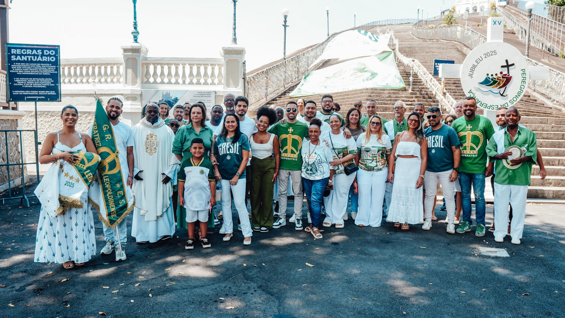 Integrantes da Imperatriz Leopoldinense estiveram na Igreja da Penha - Wagner Rodrigues / Imperatriz