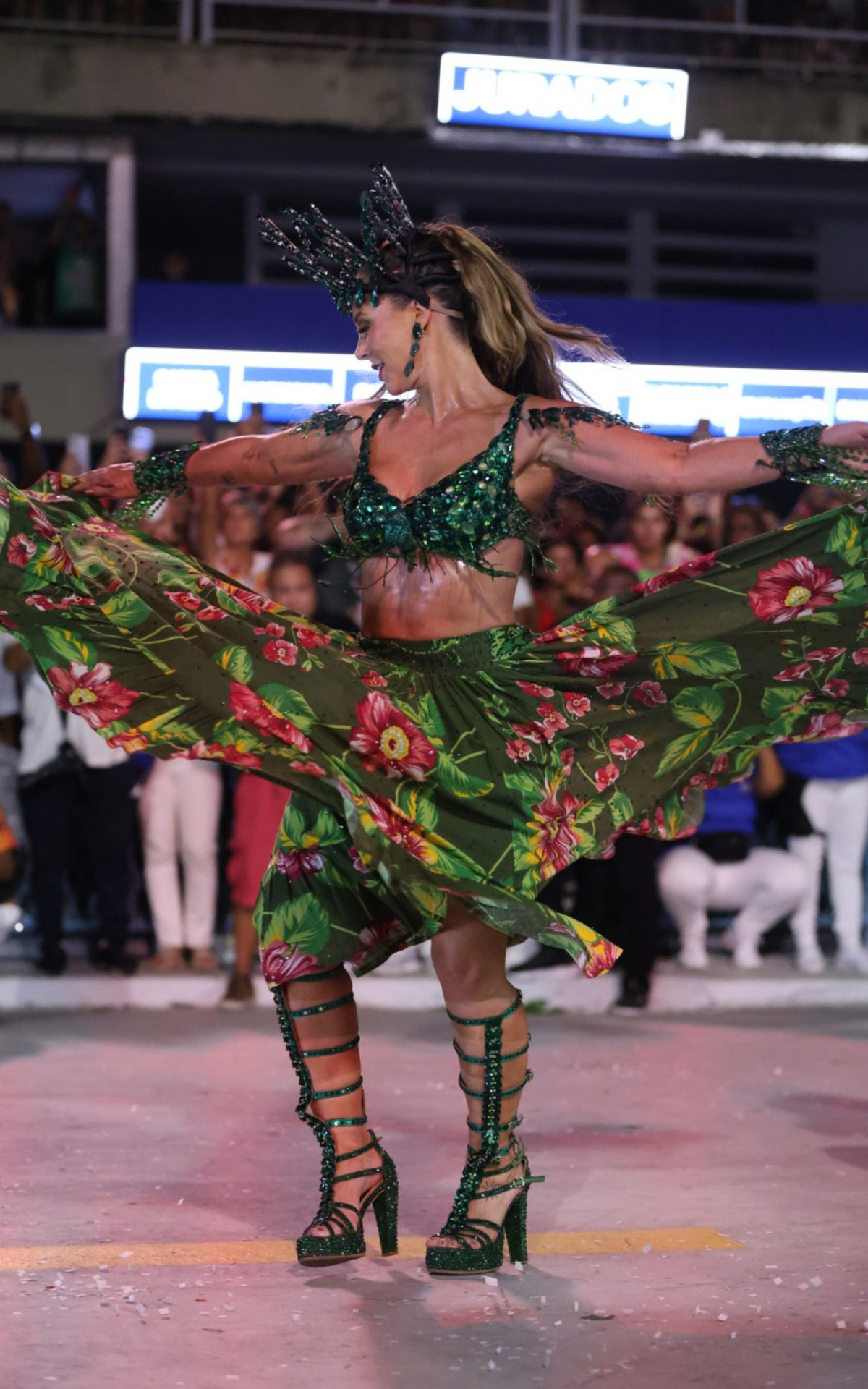 Paolla Oliveira durante ensaio técnico da Grande Rio