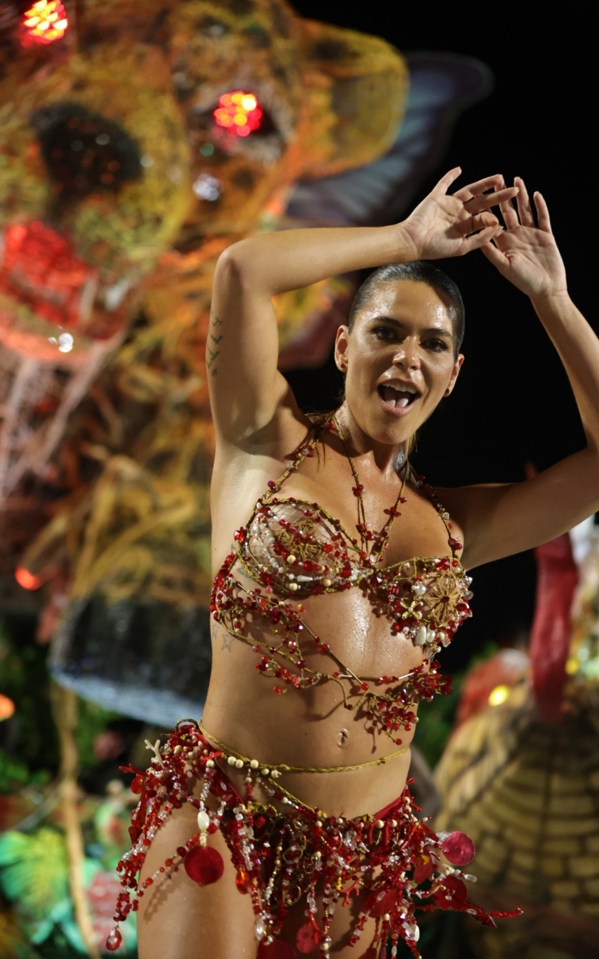 Mariana Goldfarb durante ensaio da Grande Rio