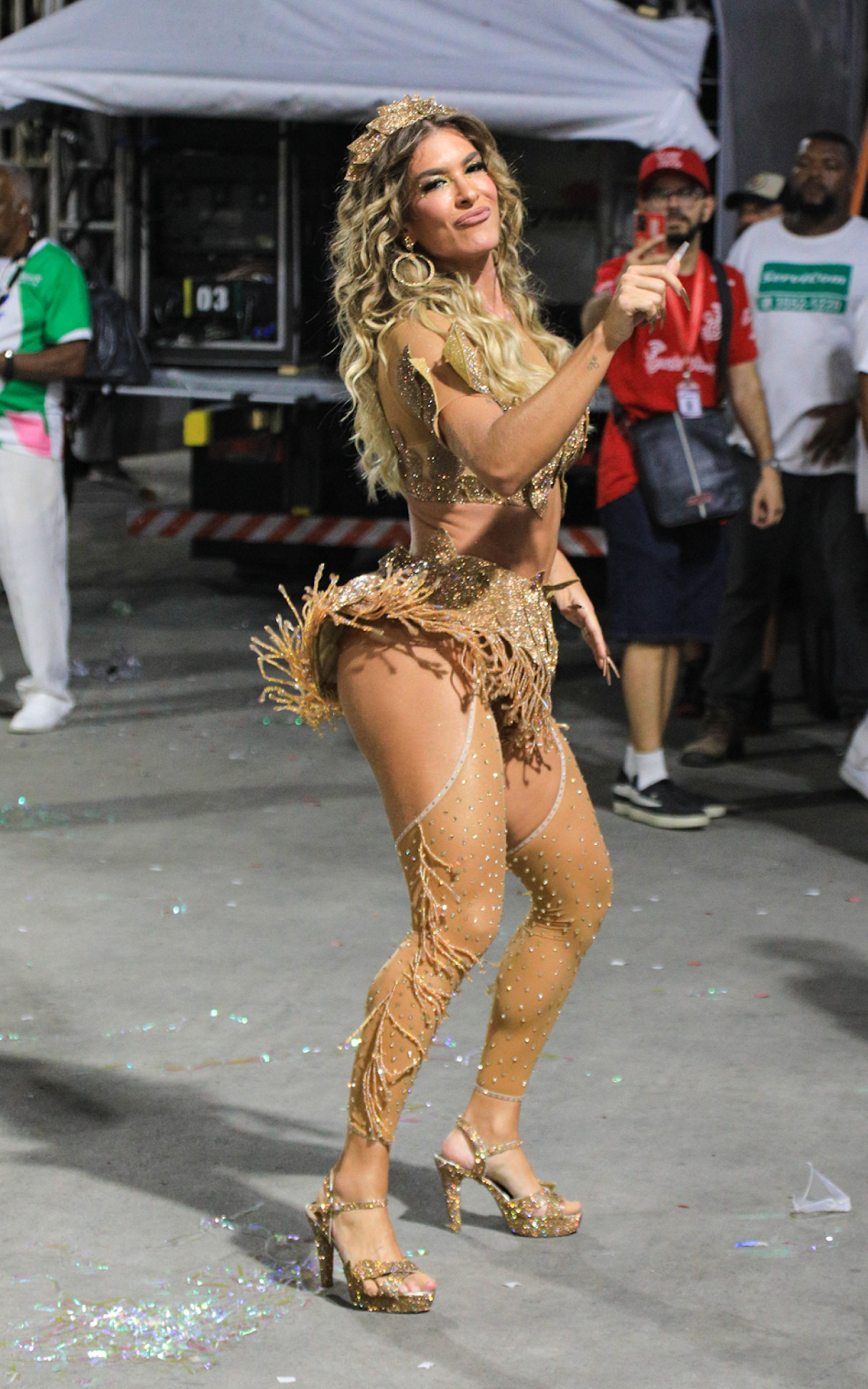 Lorena Improta durante ensaio da Viradouro