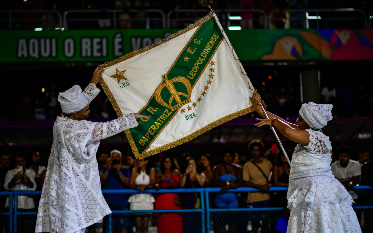 O enredo da Imperatriz é Ómi Tútu ao Olúfon: Água fresca para o senhor de Ifón