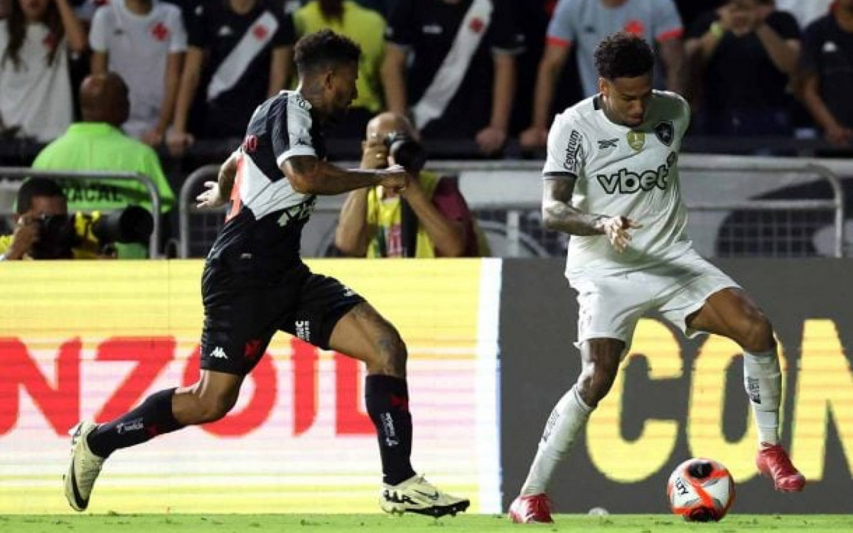 Vasco perde Paulinho, suspenso, para duelo contra o Flamengo