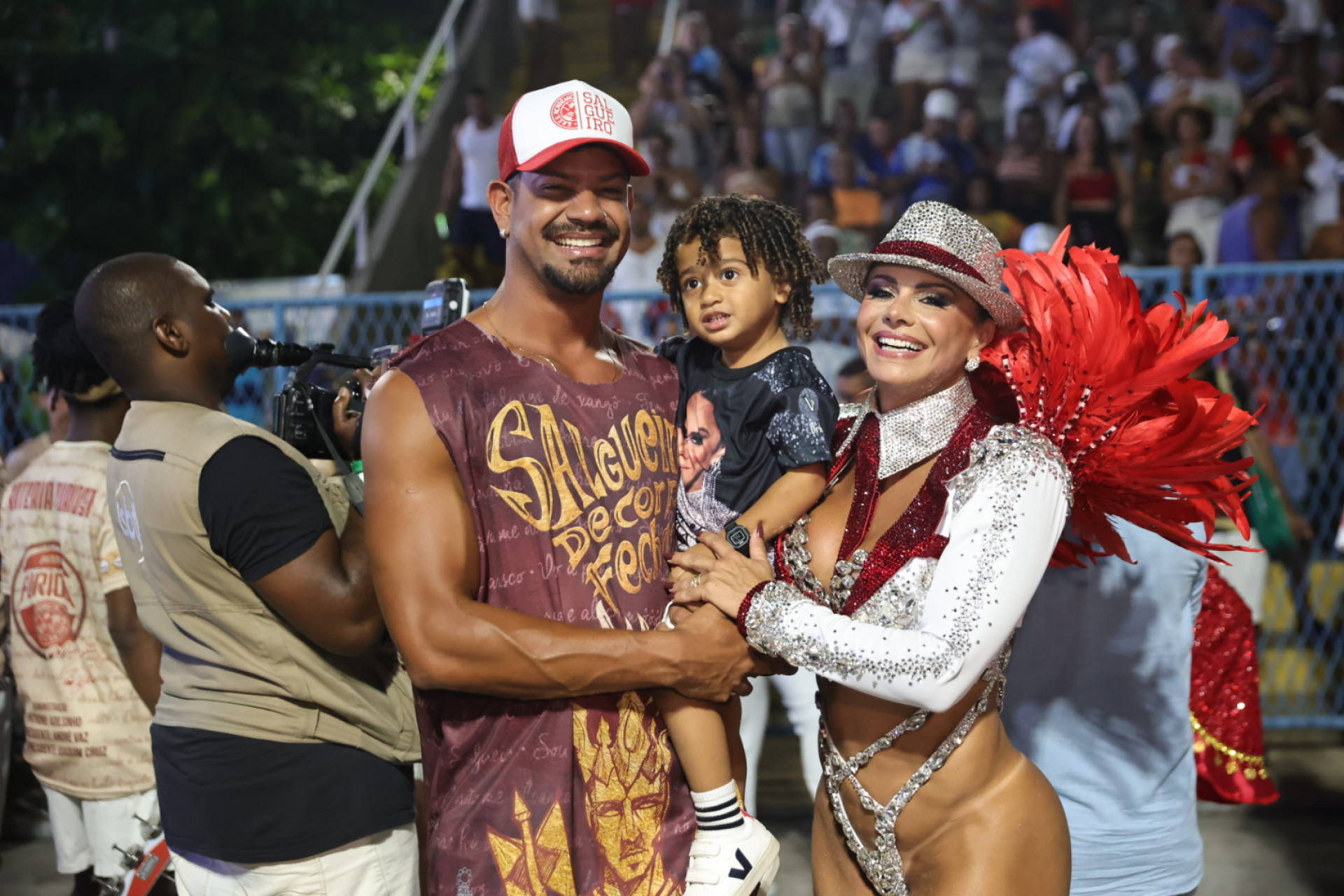 Filho de Viviane Araujo e Guilherme Militão, Joaquim começa a acompanhar a mãe no Carnaval - Anderson Bordê / AgNews 