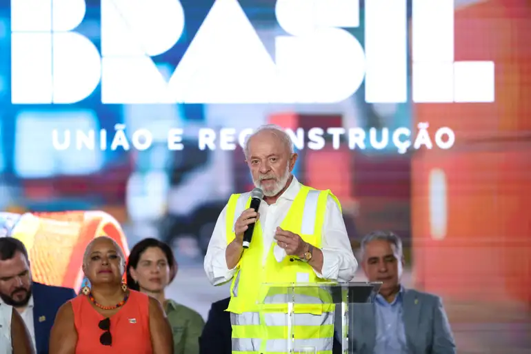 Lula defende foco na microeconomia para impulsionar o crescimento do Brasil