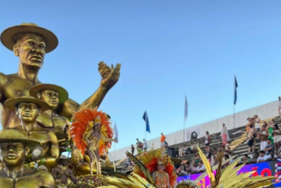 Escola de samba divulga foto da musa Aline Bianca desfilando horas antes de morrer