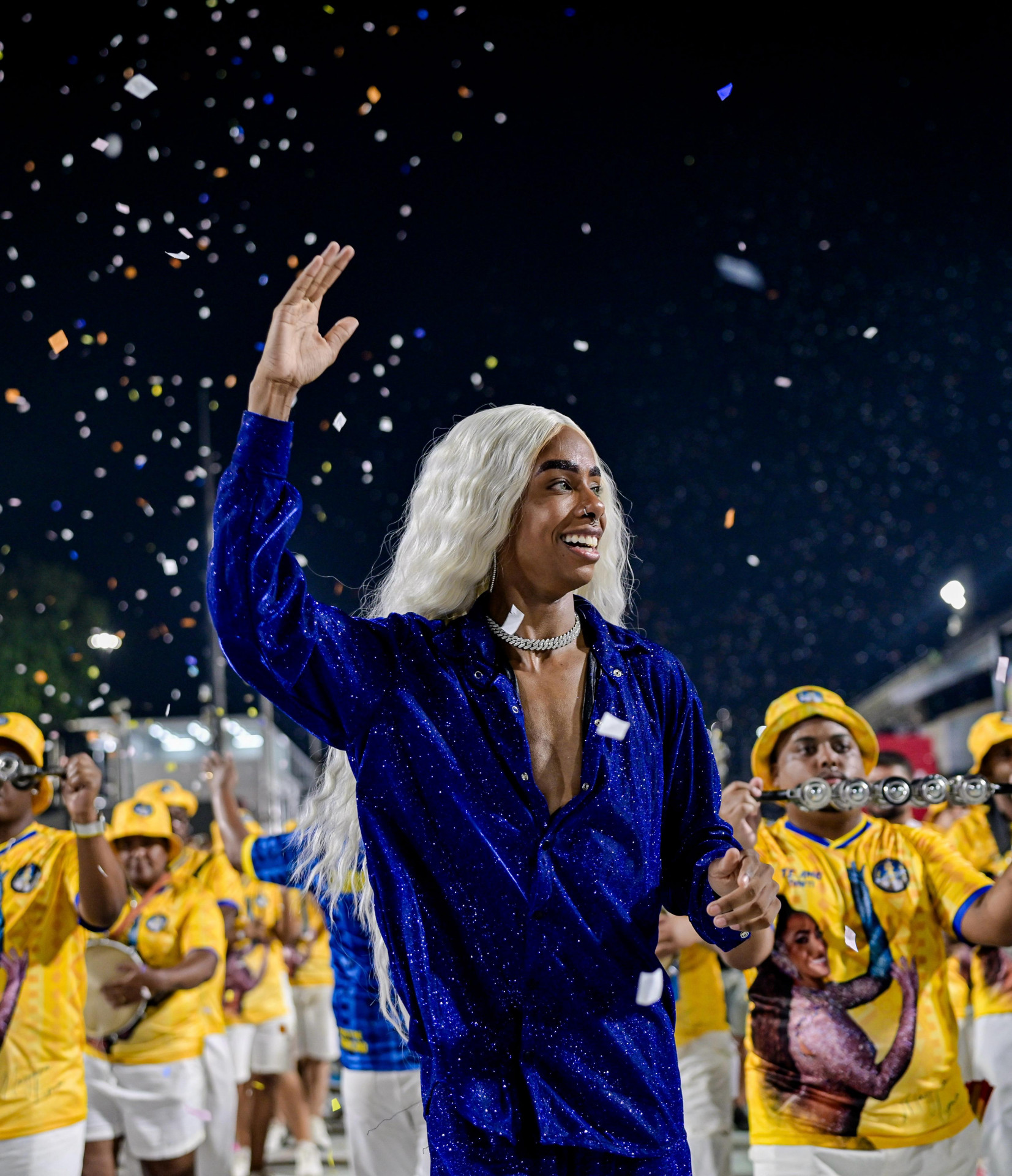 Mestre Marquinhos é diretor de bateria da Paraíso do Tuiuti e agente comunitário de saúde