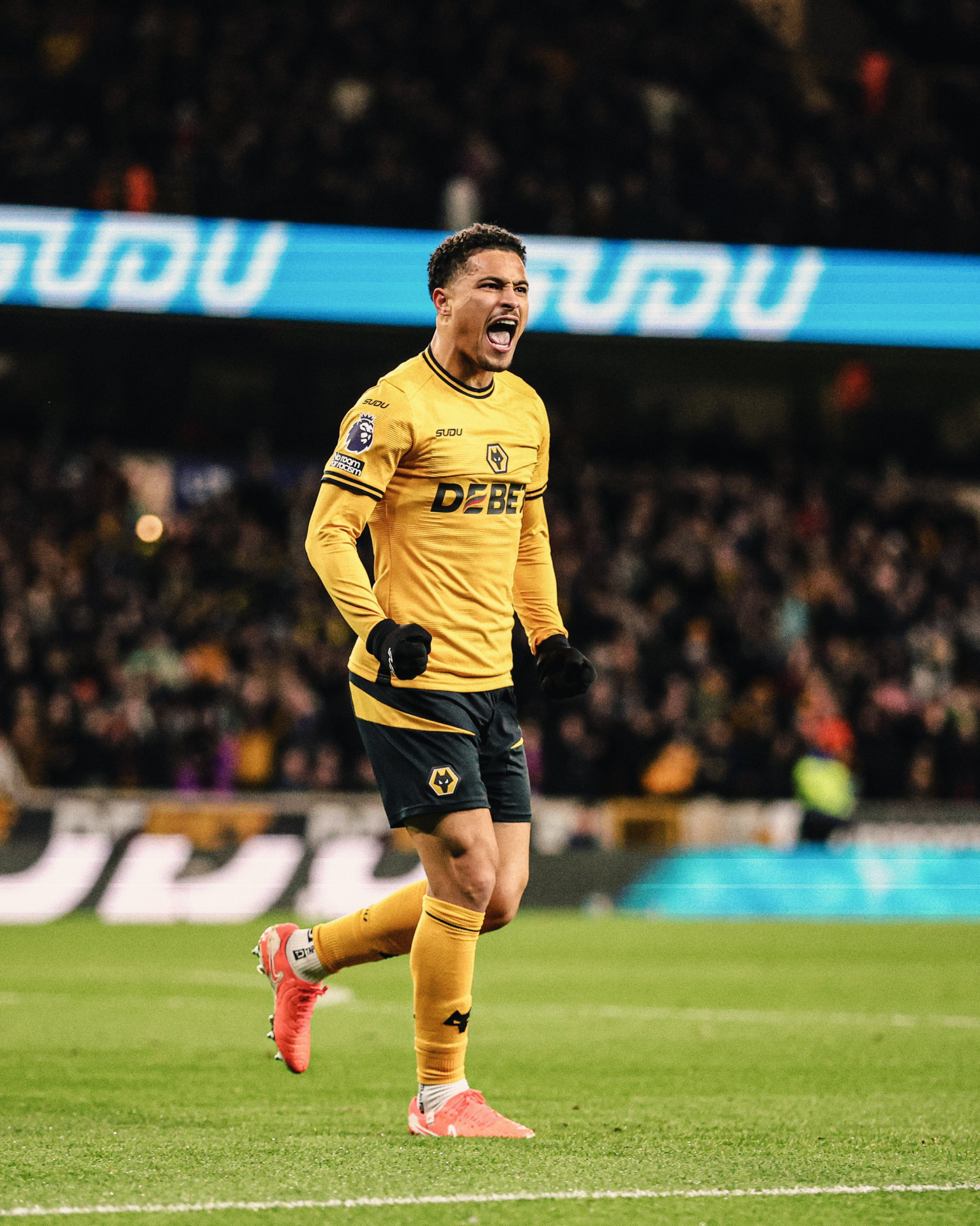 Jo&atilde;o Gomes comemora gol marcado pelo Wolverhampton - Divulga&ccedil;&atilde;o/X @Wolves