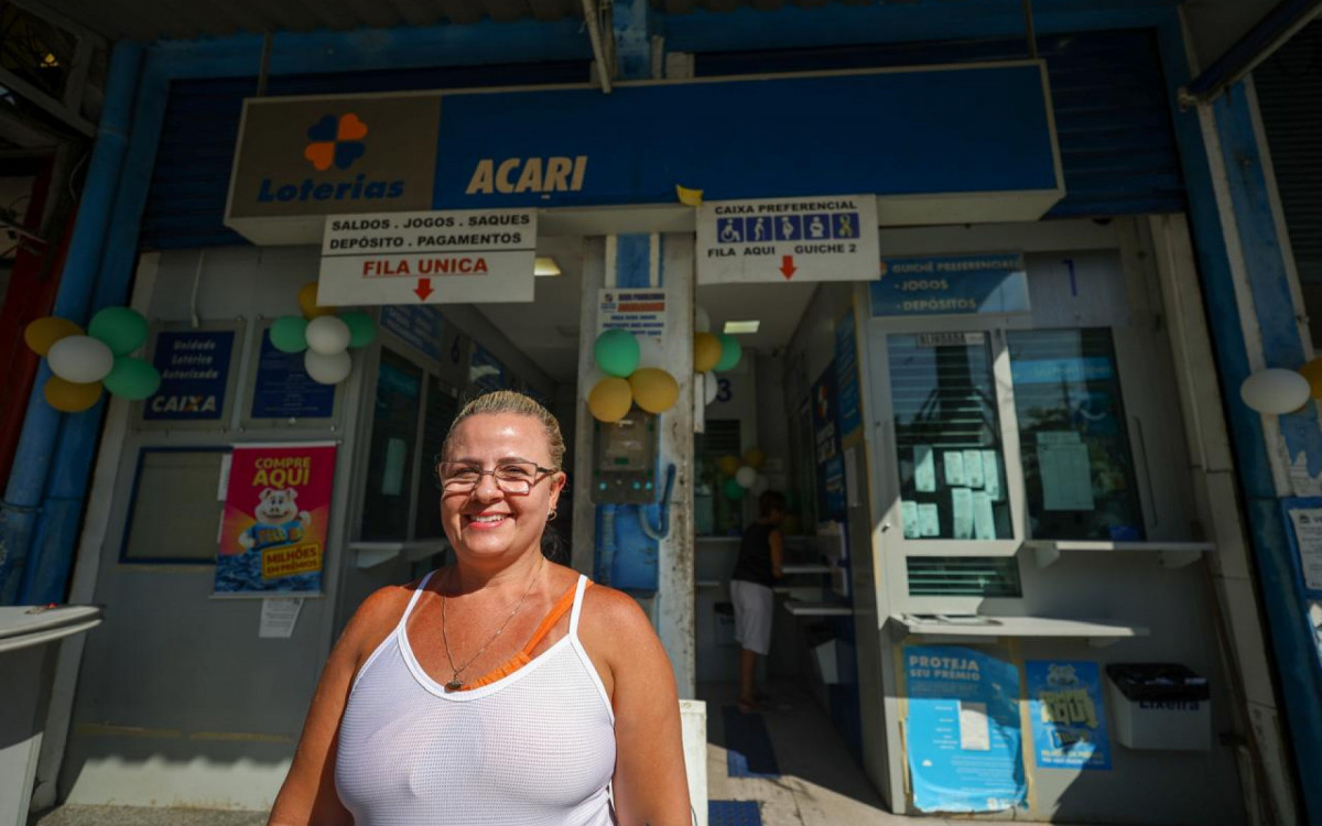 A gerente da Loteria Esportiva Acari, Vanessa de Lima, de 45 anos