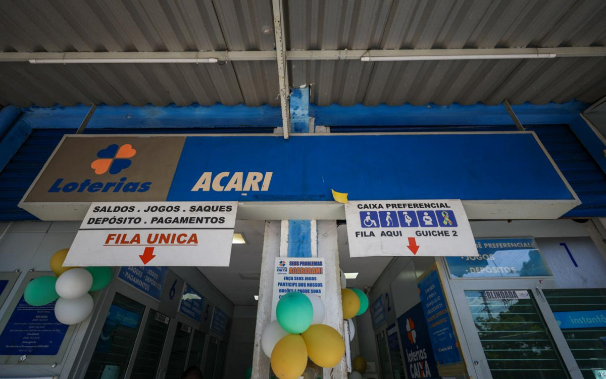 Clientes formam fila em lotérica de Rocha Miranda onde saiu prêmiop de R$ 131 milhões da Mega