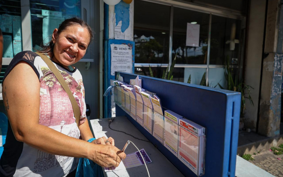 Simone Alves, de 50 anos, espera um dia ganhar um prêmio da Mega para ajudar animais abandonados