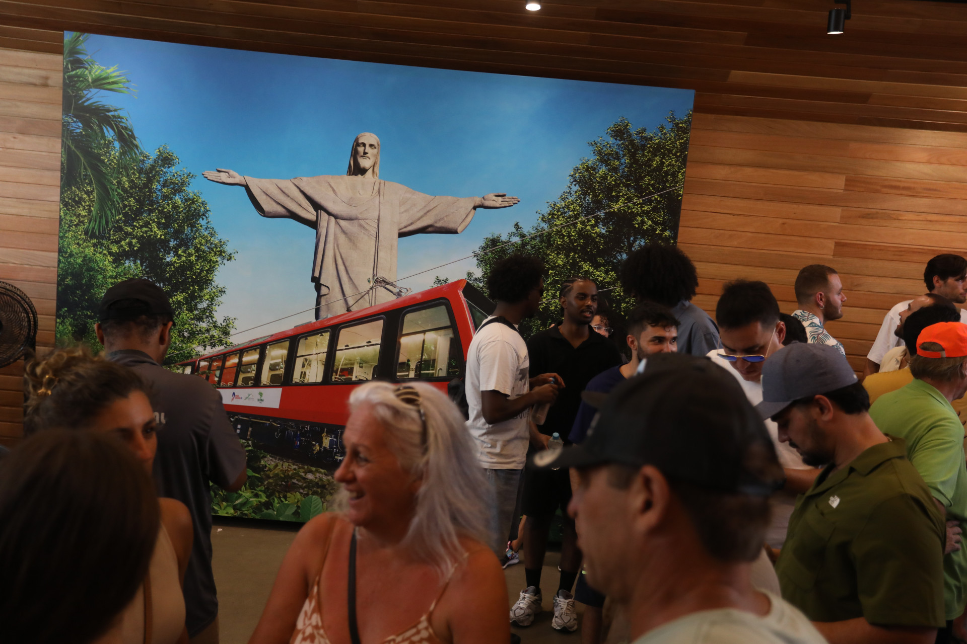 Todos os dias a subida para conhecer Cristo Redentor fica lotada - Pedro Teixeira/ Ag&ecirc;ncia O Dia