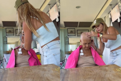 Dany Bananinha raspa o cabelo da mãe após diagnóstico de câncer no pulmão