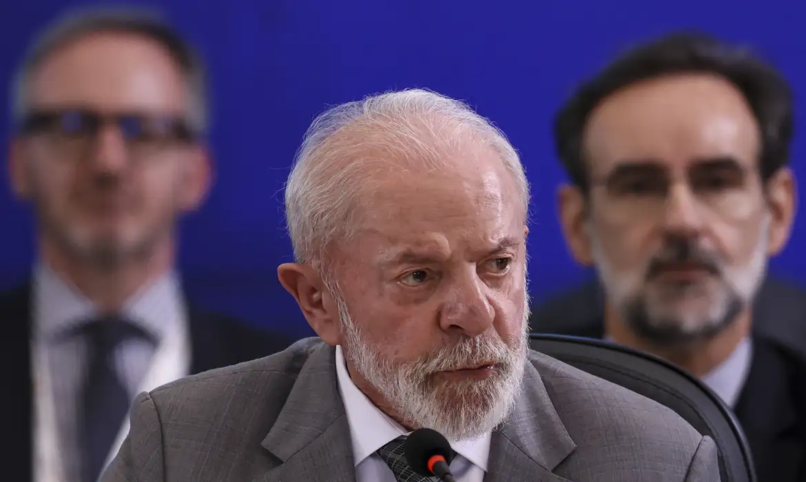 Ipespe: 54% dos brasileiros desaprovam governo Lula; 41% aprovam
