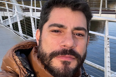 Evaristo Costa celebra remissão da Doença de Crohn: 'Nenhuma inflamação detectada'