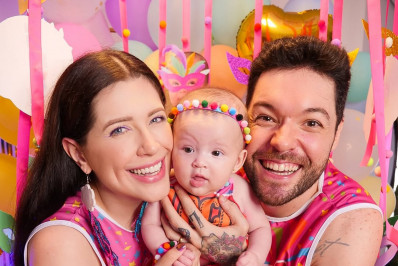 Ex-BBBs Andressa Ganacin e Nasser Rodrigues comemoram 5 meses da filha