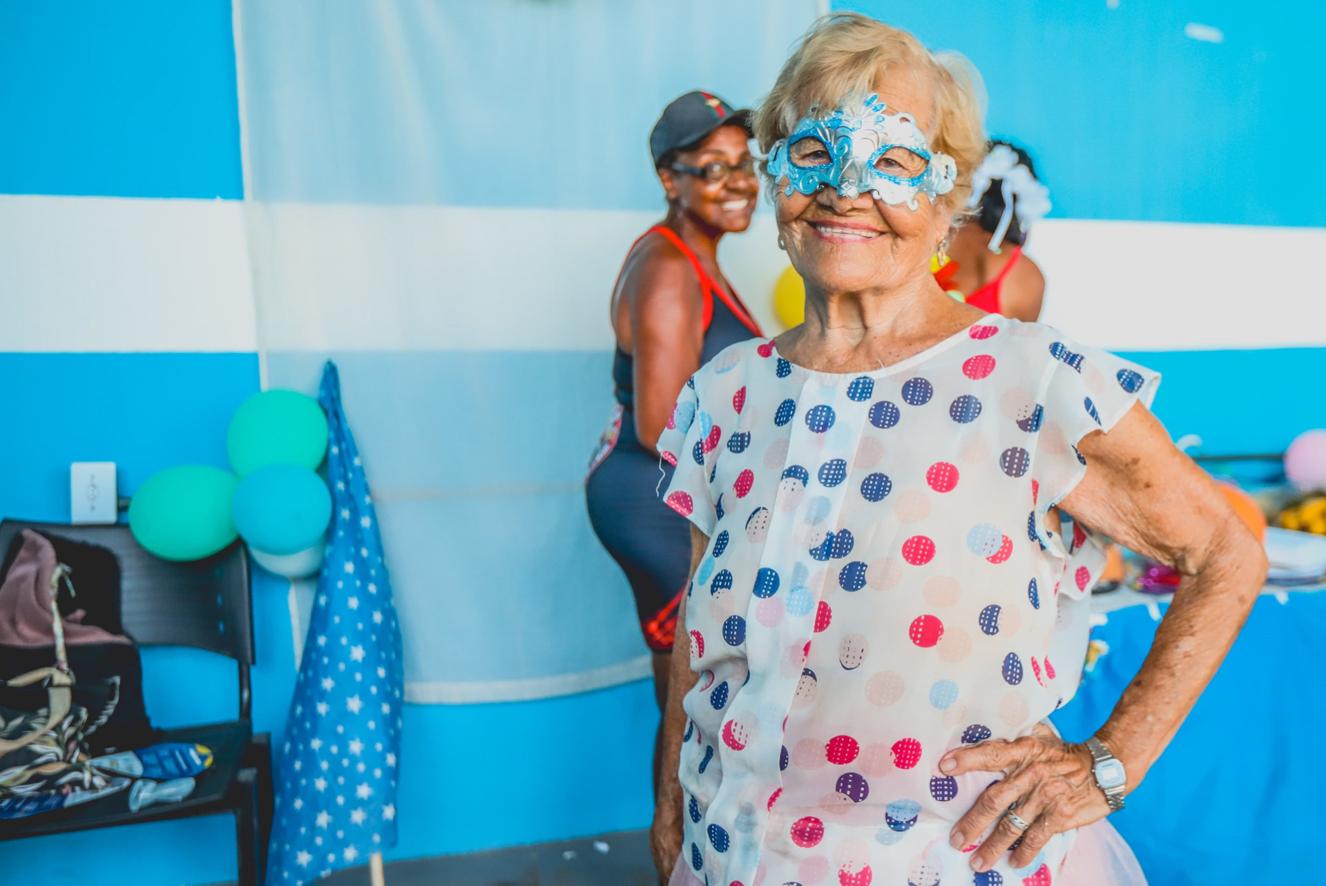 Aos 95 anos, Maria Borges, foi uma das mais animadas do baile demonstrando vigor e alegria - Gilberto Rocha