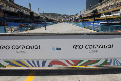 Diretores de Carnaval ajustam calendário para quatro fins de semana seguidos na Sapucaí