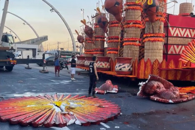 Chuva de granizo danifica alegorias de escolas de samba de São Paulo
