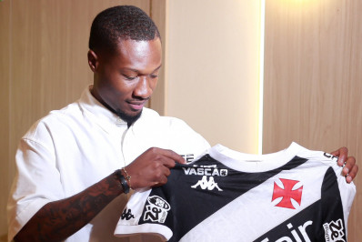 Vasco anuncia acordo com clube turco pela contratação de Loide Augusto