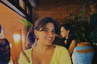 Giulia Costa abre álbum de fotos da comemoração de seu aniversário