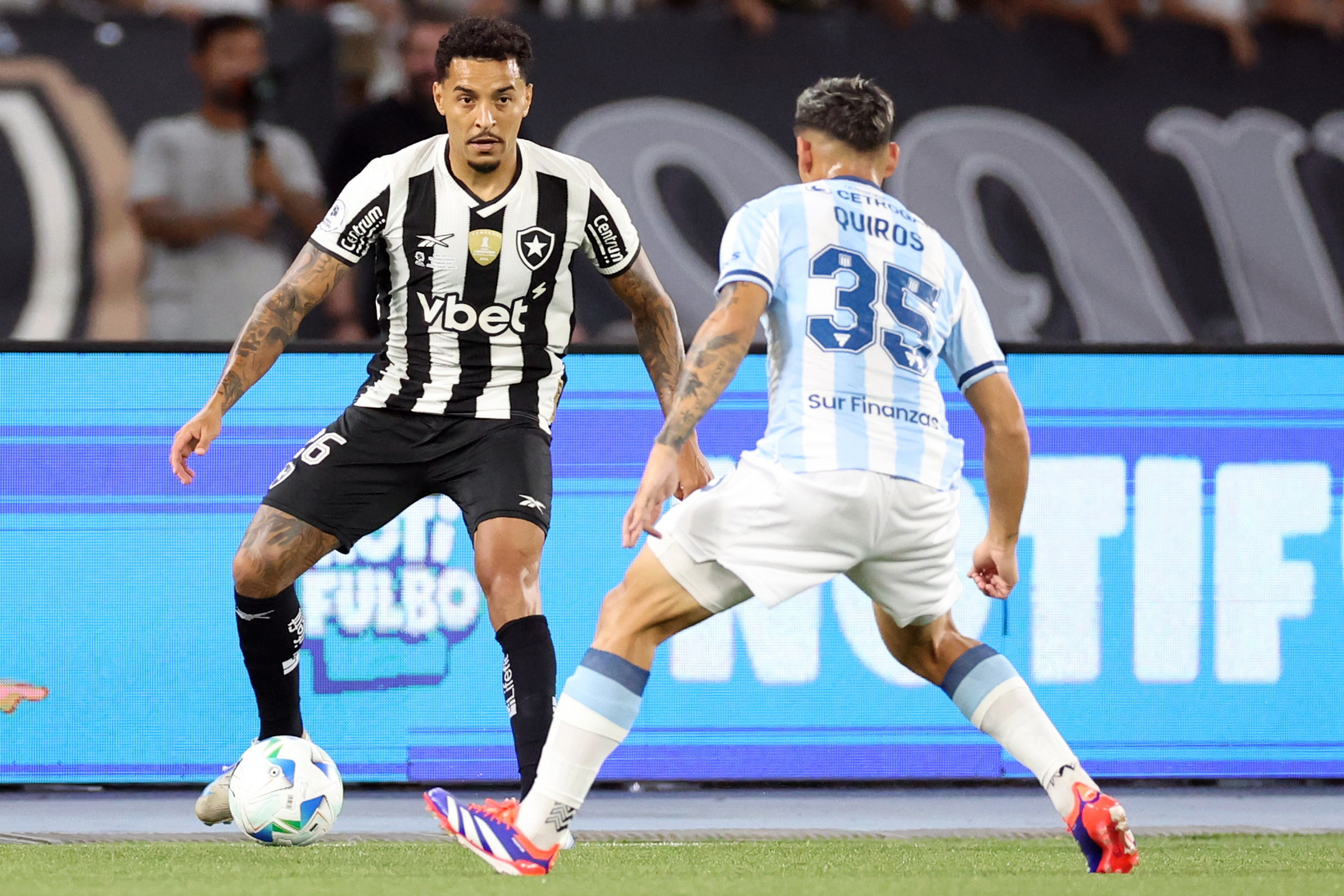 Botafogo e Racing se enfrentaram no Nilton Santos - V&iacute;tor Silva/Botafogo