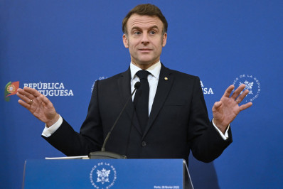 Macron diz que UE planeja 'tarifas recíprocas' sobre aço e alumínio dos EUA