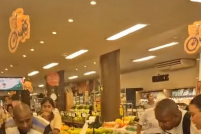 Vídeo: vigilante é imobilizado por PMs em mercado no Grajaú