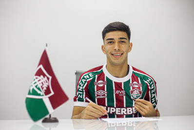 Anunciado pelo Fluminense, Lezcano recebe a benção de Romerito