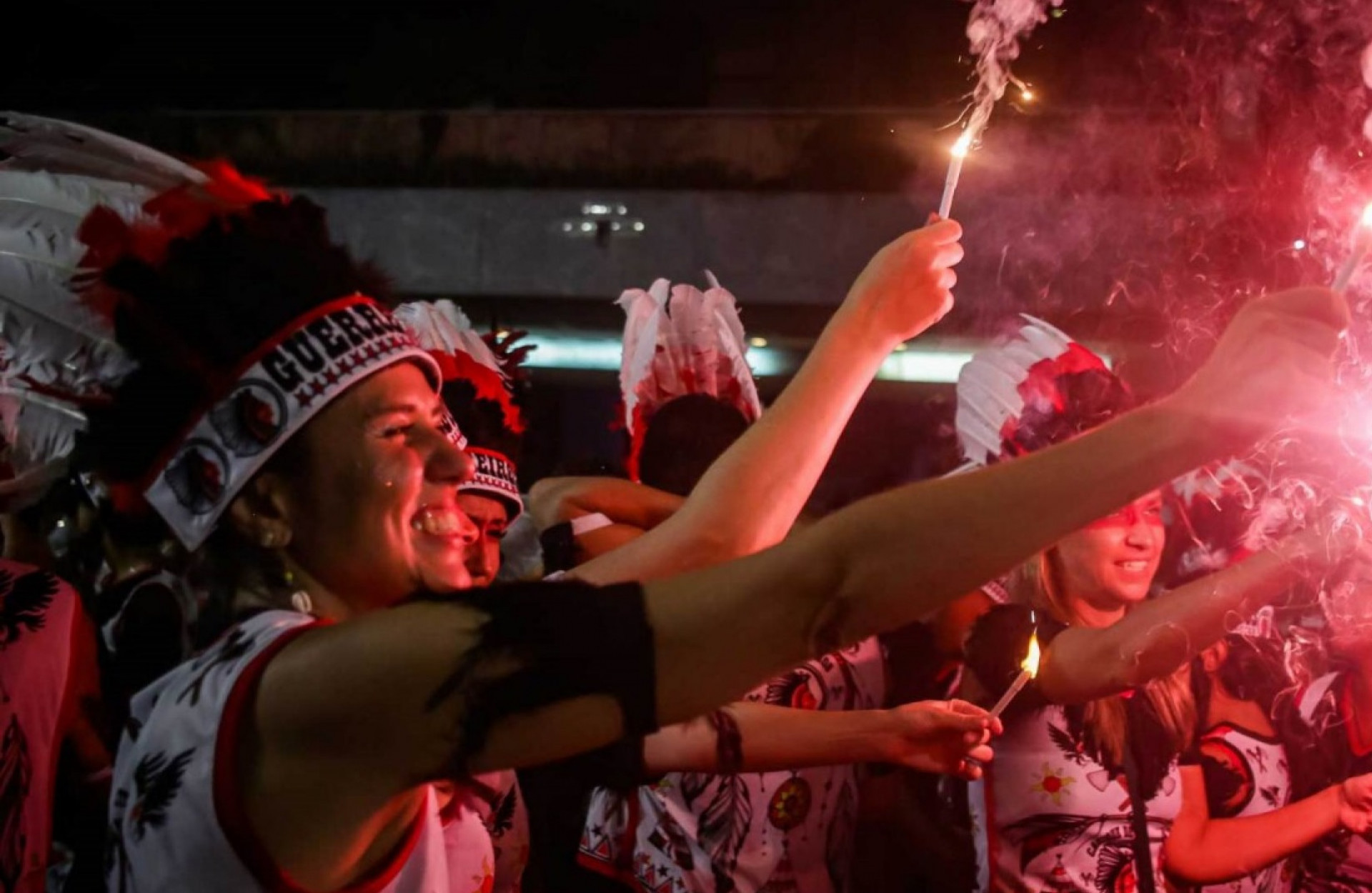 As fantasias de indígena são características do Cacique de Ramos - Michelle Beff / Cacique de Ramos