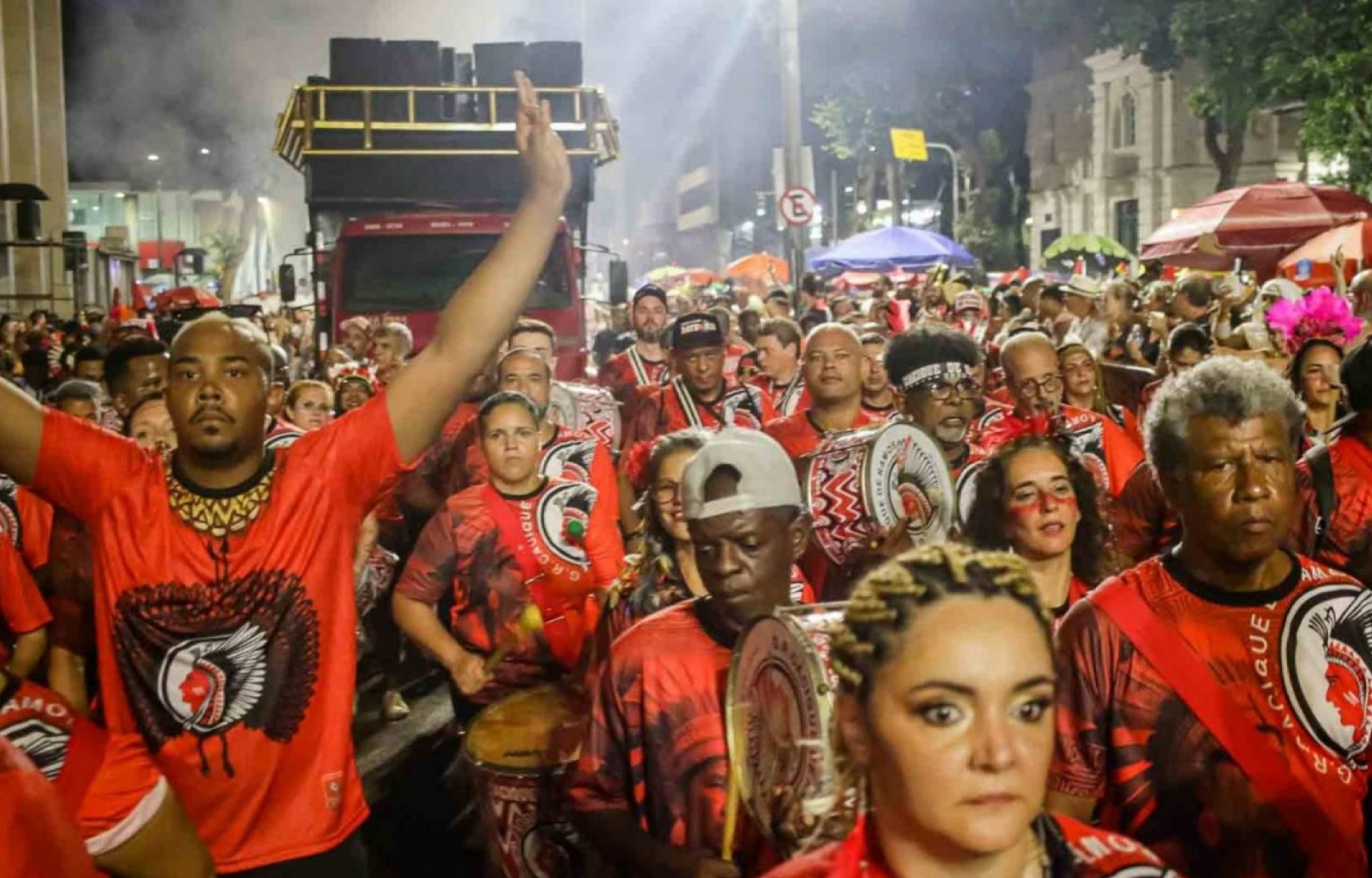 O bloco Cacique de Ramos desfila na Avenida Chile - Michelle Beff / Cacique de Ramos