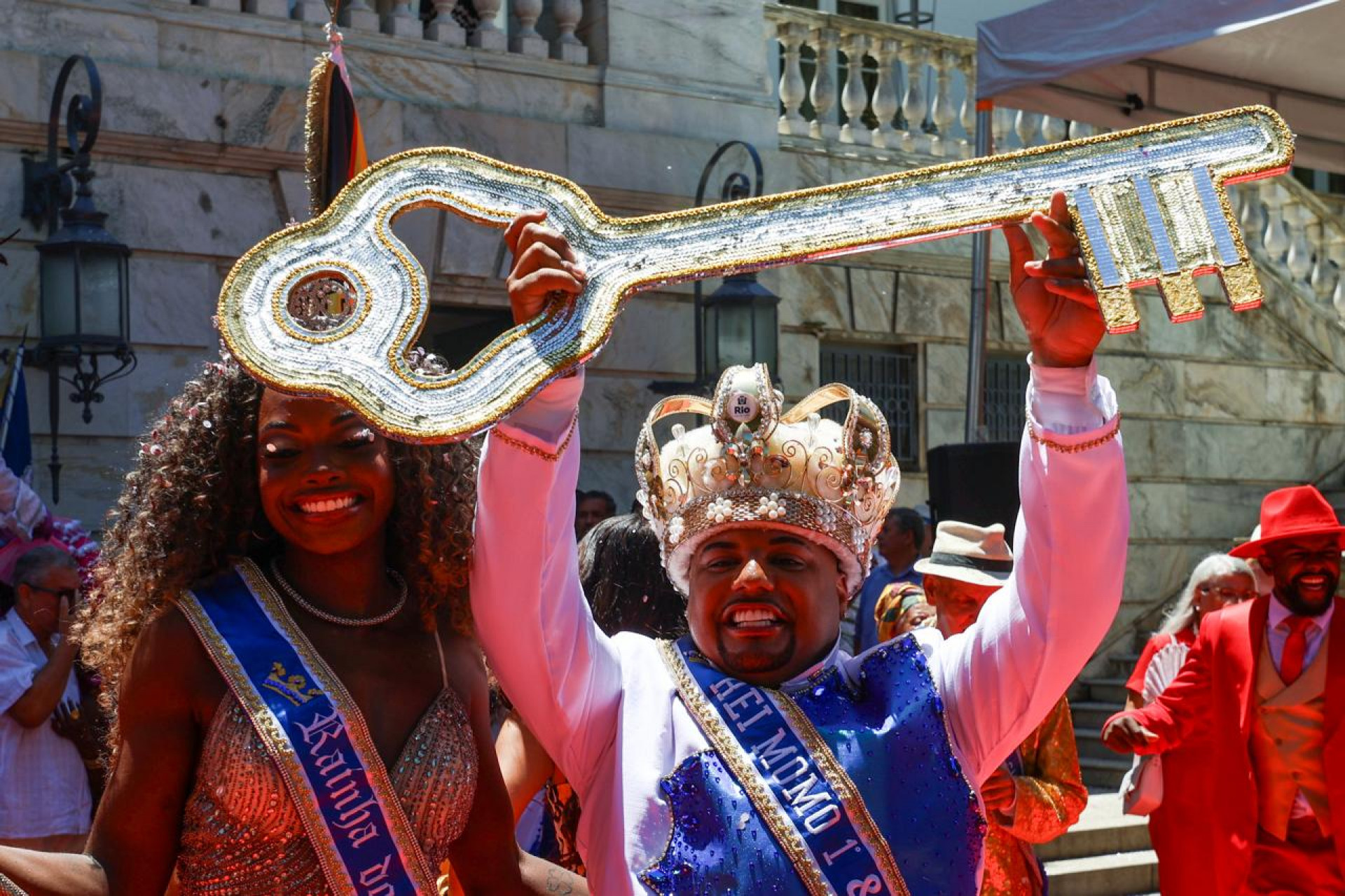 Paes entrega as chaves da cidade para o Rei Momo, Kaio Mackenzie, e sua Corte Real, em cerimônia no Palácio da Cidade - Renan Areias/Agência O Dia