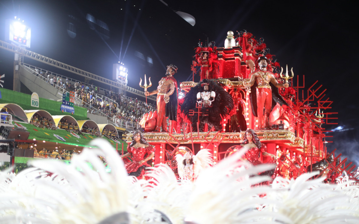 Desfile da Série Ouro Carnaval 2025 - Desfile da G.R.E.S União de Maricá, na Avenida Marquês de Sapucaí, no Centro do Rio de Janeiro, nesta sexta-feira (28).
