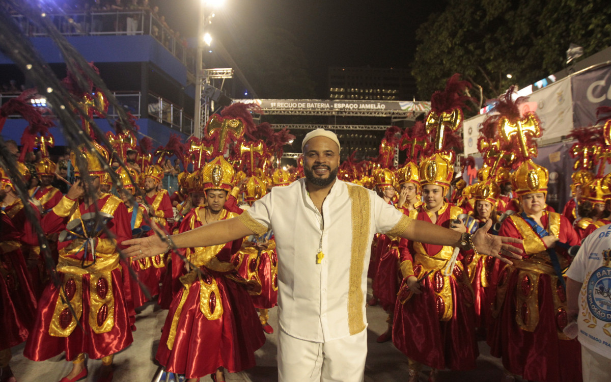 Desfile da Série Ouro Carnaval 2025 - Desfile da G.R.E.S Tradição, na Avenida Marquês de Sapucaí, no Centro do Rio de Janeiro, neste sábado (01).