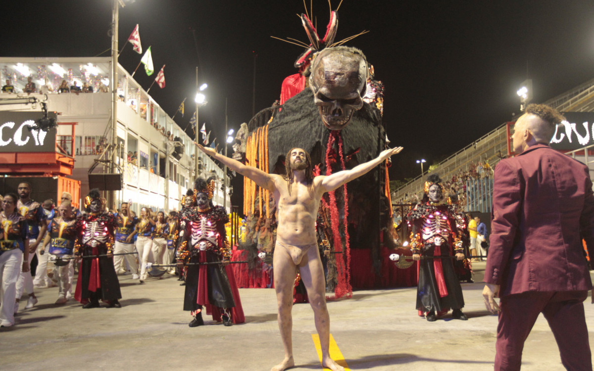 Desfile da Série Ouro Carnaval 2025 - Desfile da G.R.E.S Tradição, na Avenida Marquês de Sapucaí, no Centro do Rio de Janeiro, neste sábado (01).
