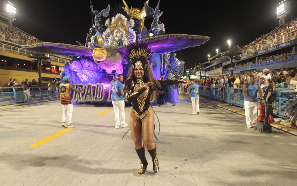 Desfile da Série Ouro Carnaval 2025 - Desfile da G.R.E.S Tradição, na Avenida Marquês de Sapucaí, no Centro do Rio de Janeiro, neste sábado (01). Foto: Reginaldo Pimenta/Agência O Dia