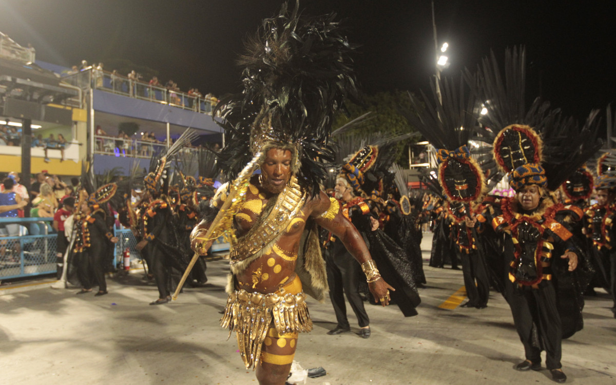 Desfile da Série Ouro Carnaval 2025 - Desfile da G.R.E.S Tradição, na Avenida Marquês de Sapucaí, no Centro do Rio de Janeiro, neste sábado (01). Foto: Reginaldo Pimenta/Agência O Dia