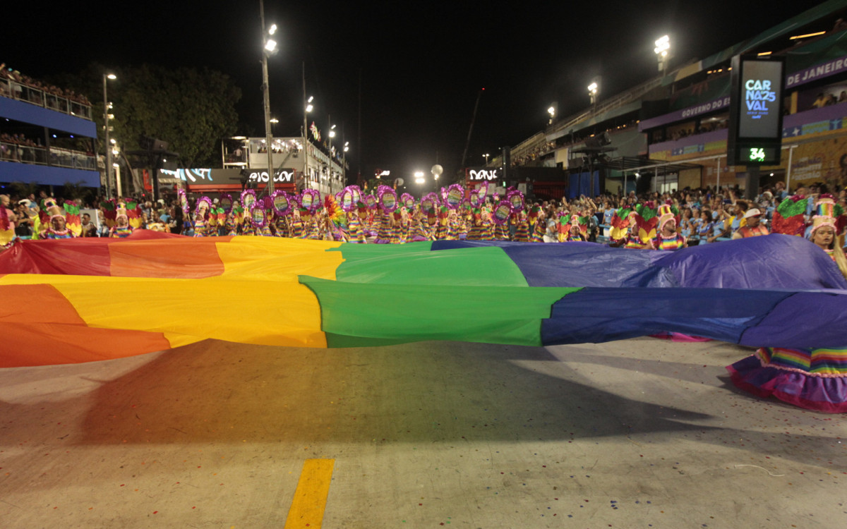Desfile da Série Ouro Carnaval 2025 - Desfile da G.R.E.S Tradição, na Avenida Marquês de Sapucaí, no Centro do Rio de Janeiro, neste sábado (01). Foto: Reginaldo Pimenta/Agência O Dia