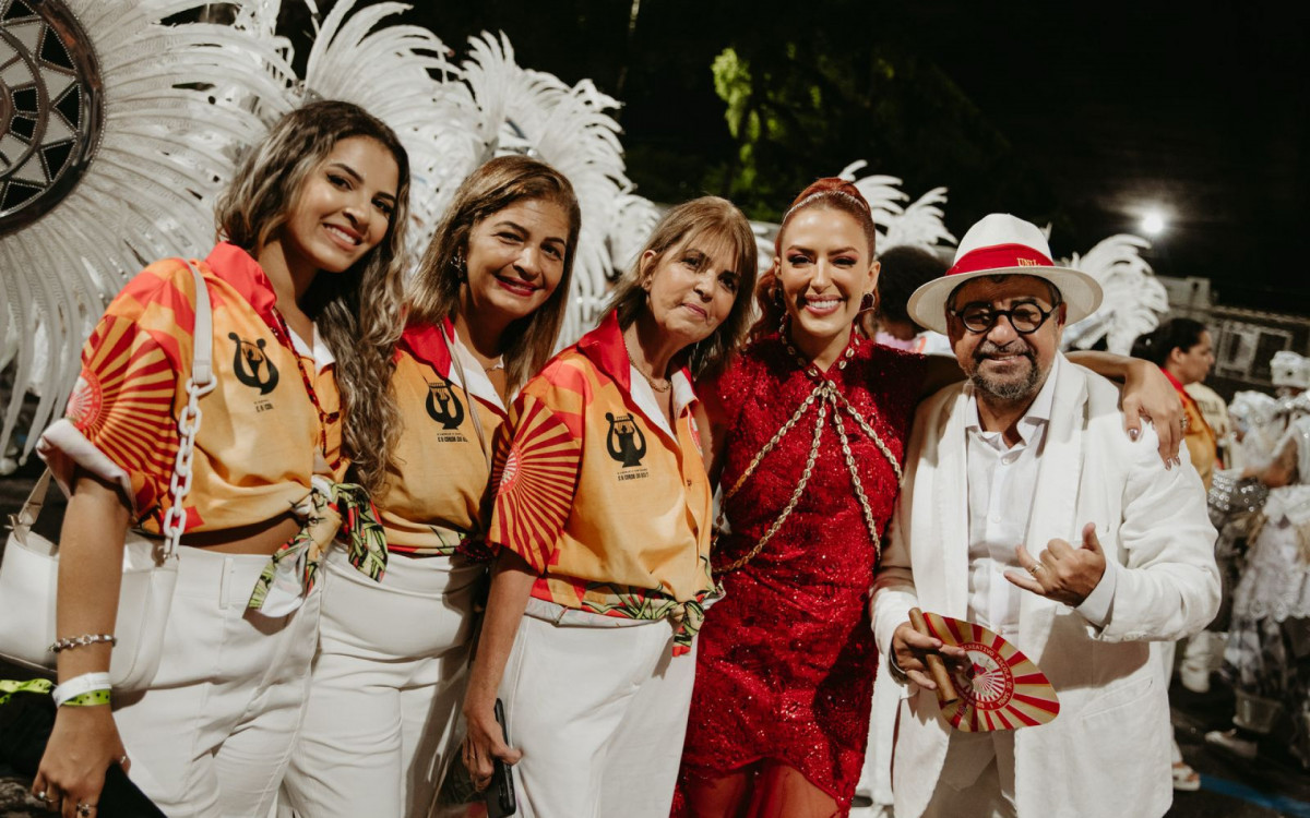 Netas e bisnetas de mãe Cacilda, homenageada no enredo da União de Maricá - Paulinne Carvalho - Camarote Favela