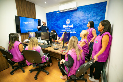 Prefeitura de Itaguaí e Receita Federal qualificam mulheres para transformar TV Box em minicomputadores para escolas