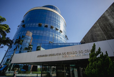 Assembleia do Ceará autoriza auxílio-saúde para deputados que pode custar R$ 5,7 milhões anuais