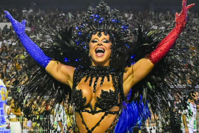 Viviane Araujo surge deslumbrante com look inspirado em Daniela Mercury