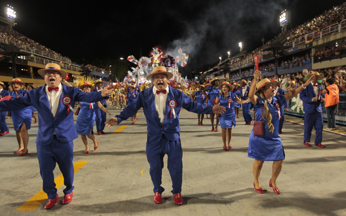 Desfile da Série Ouro Carnaval 2025 - Desfile da G.R.E.S Acadêmicos de Vigário Geral, na Avenida Marquês de Sapucaí, no Centro do Rio de Janeiro, neste sábado (01). Foto: Reginaldo Pimenta / Agencia O Dia