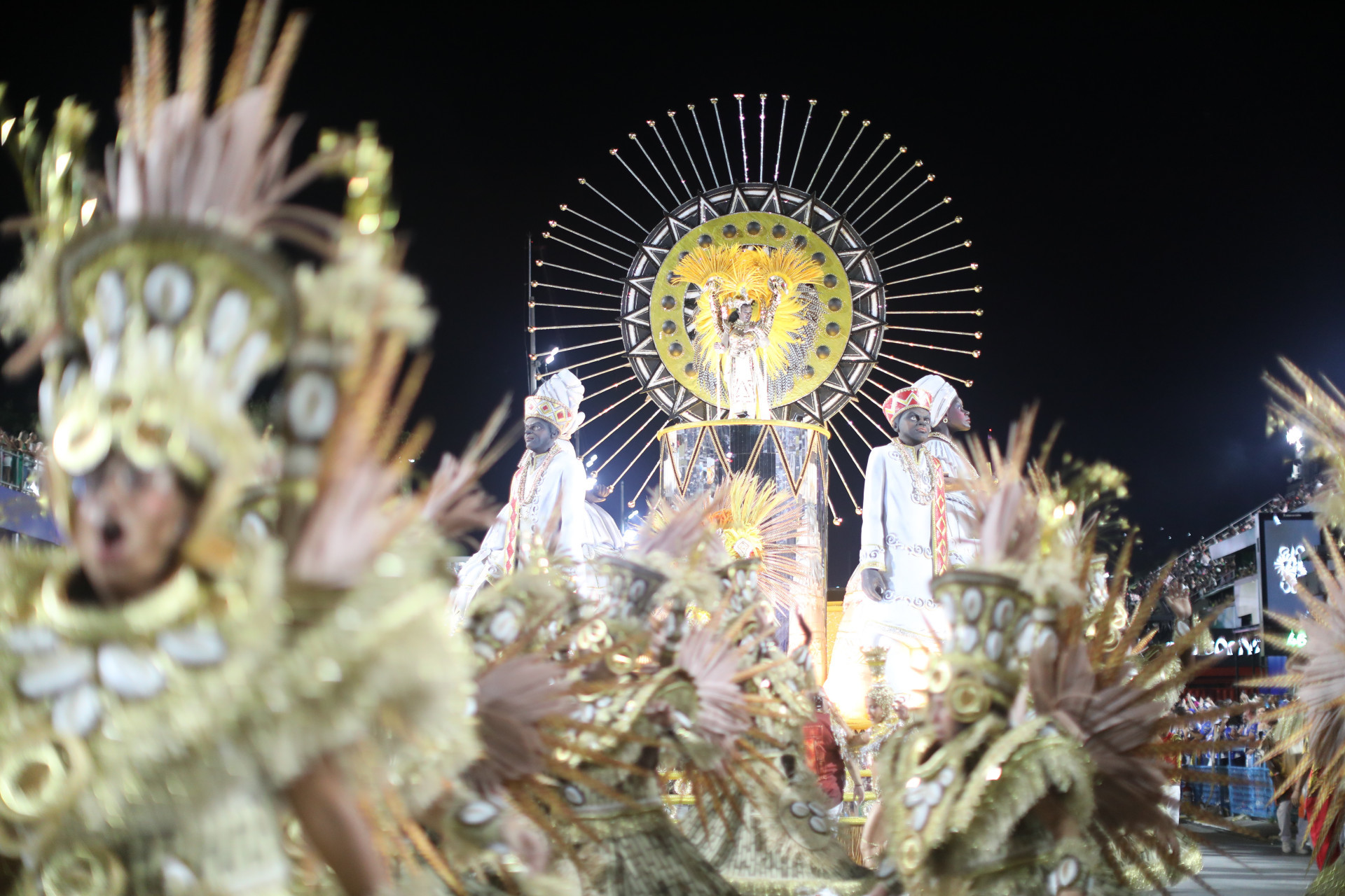 Desfile do Grupo Especial Carnaval 2025 - Desfile da G.R.E.S Unidos de Padre Miguel, na Avenida Marquês de Sapucaí, no Centro do Rio de Janeiro, neste domingo (02). - Pedro Teixeira/Agência O Dia