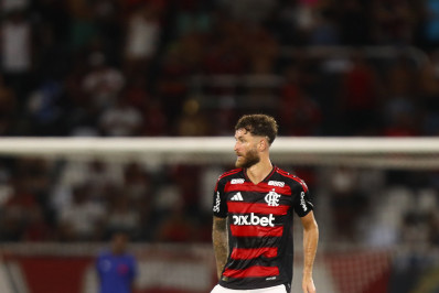 Léo Pereira alfineta decisão do Vasco de mandar o clássico no Nilton Santos