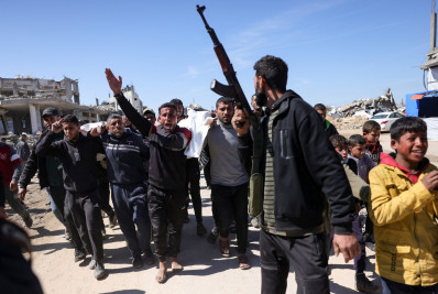 Israel suspende entrega de ajuda humanitária em Gaza   