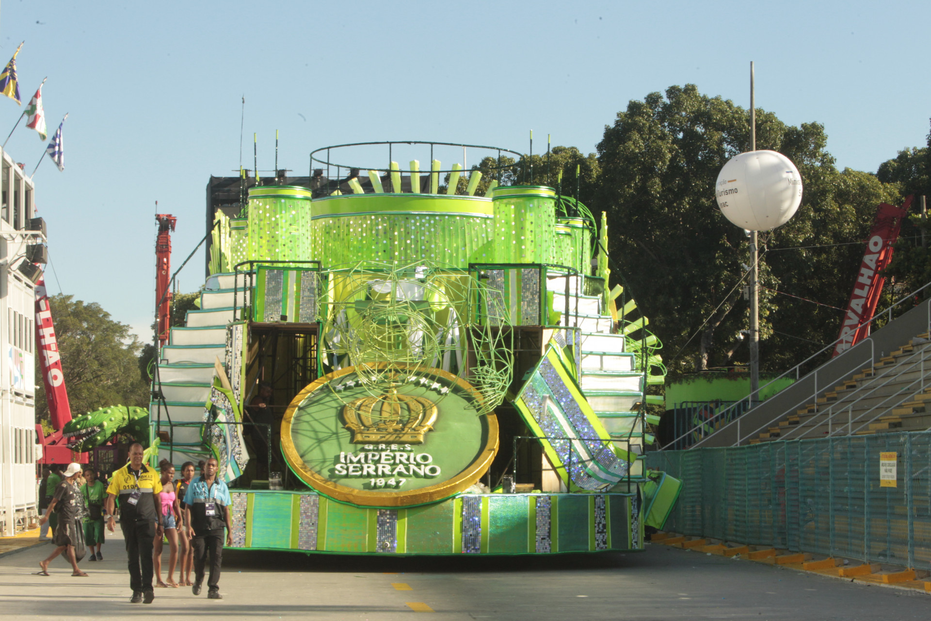Último carro do Império Serrano quebrou - Reginaldo Pimenta / Agência O Dia