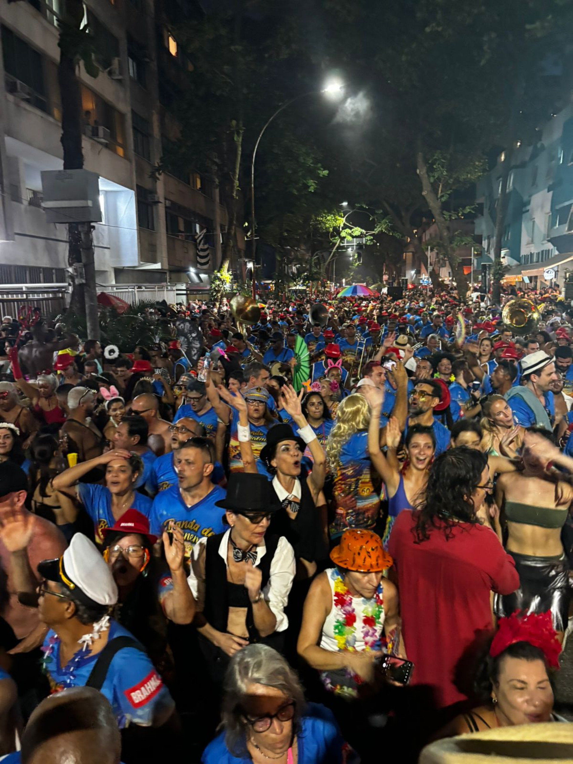 Bloco contou com a presença de uma multidão