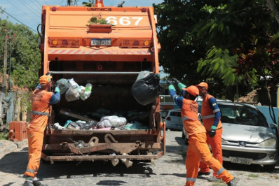 Coleta domiciliar de lixo atinge por dia a aproximadamente 300 toneladas 