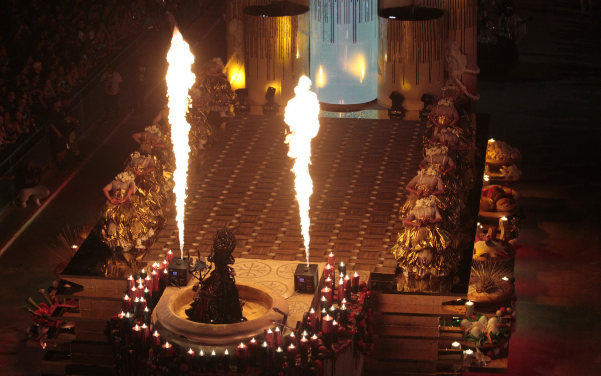 Comiss&atilde;o de frente da Beija-Flor de Nil&oacute;polis  - Reginaldo Pimenta / Agencia O Dia