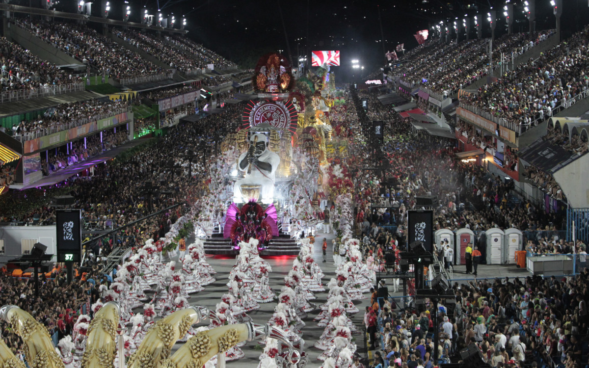 Salgueiro desfilou com o enredo 'Salgueiro de Corpo Fechado' - Reginaldo Pimenta/Agência O Dia